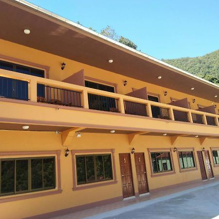 Hill Top Home Mae Salong Extérieur photo